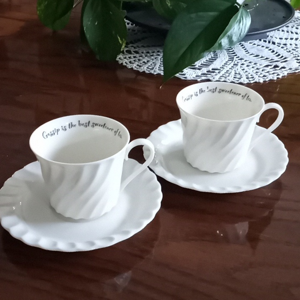 Set of 2 china tea cups